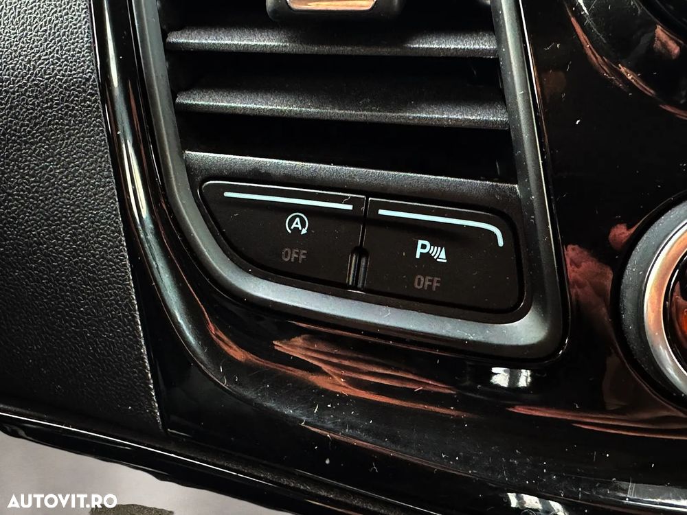 Ford Tourneo Custom 320 L2H1 VA Titanium - 23