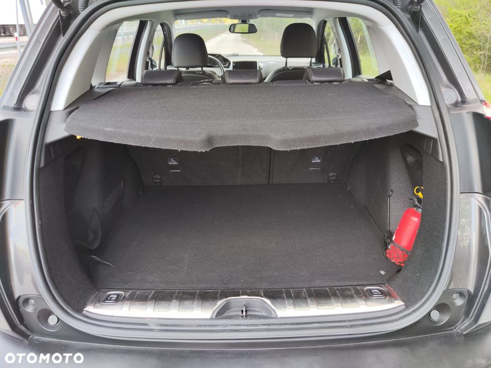 Peugeot 2008 1.6 BlueHDi Style - 10