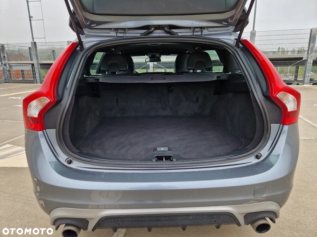 Volvo V60 T3 Drive-E R-Design Kinetic - 11