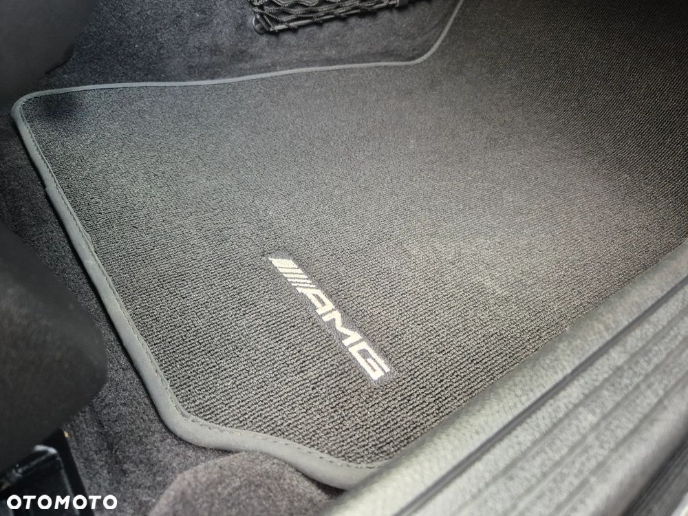 Mercedes-Benz Klasa C 180 BlueEFFICIENCY 7G-TRONIC Avantgarde - 36