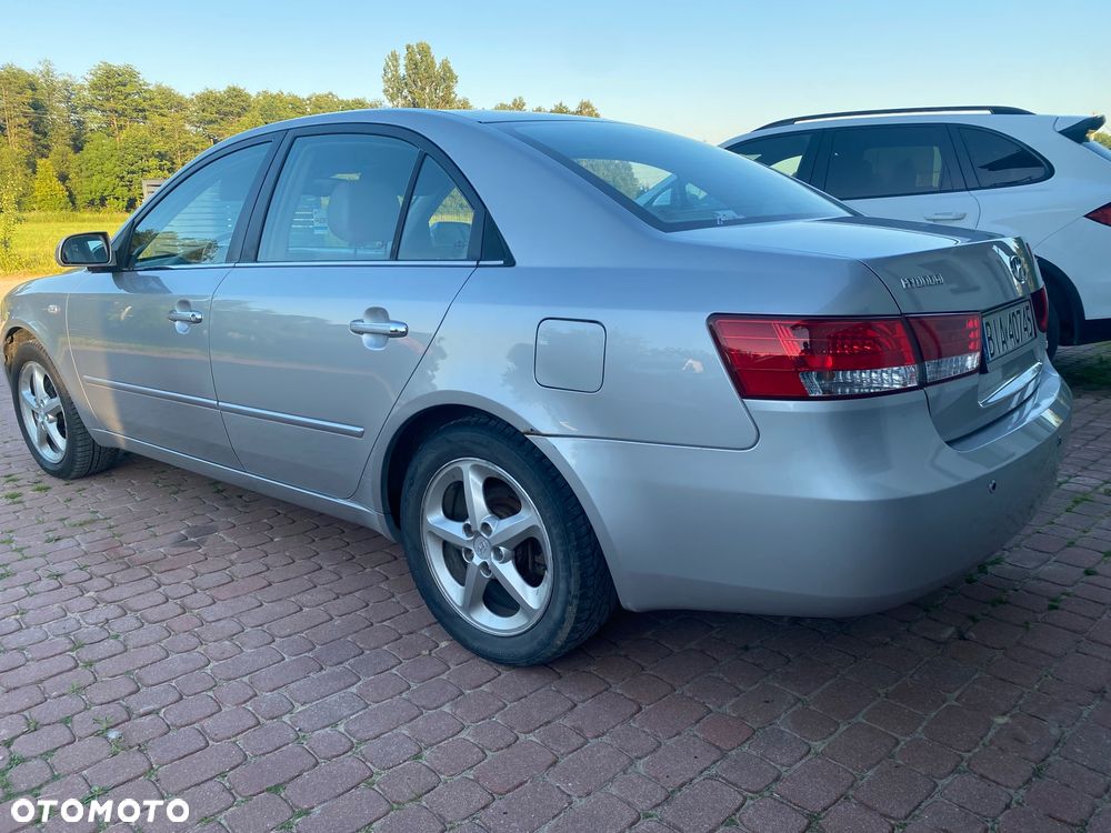 Hyundai Sonata - 14