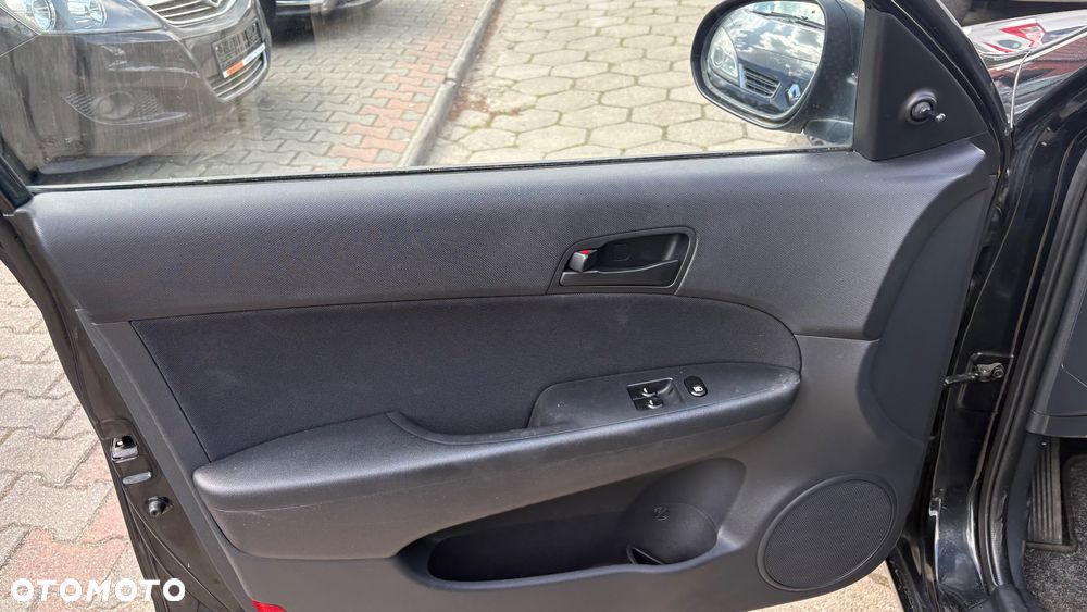 Hyundai i30 1.6 Comfort - 18