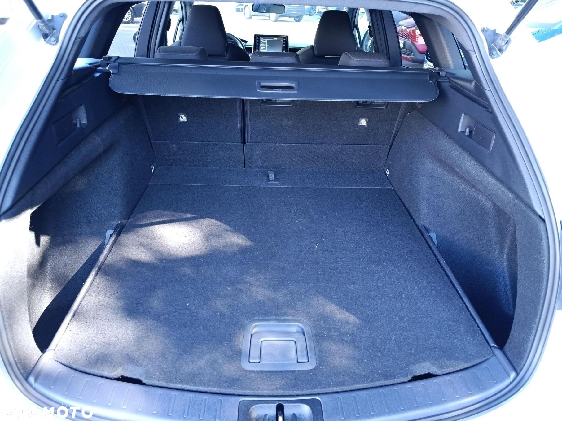 Toyota Corolla 1.8 Hybrid Comfort - 10