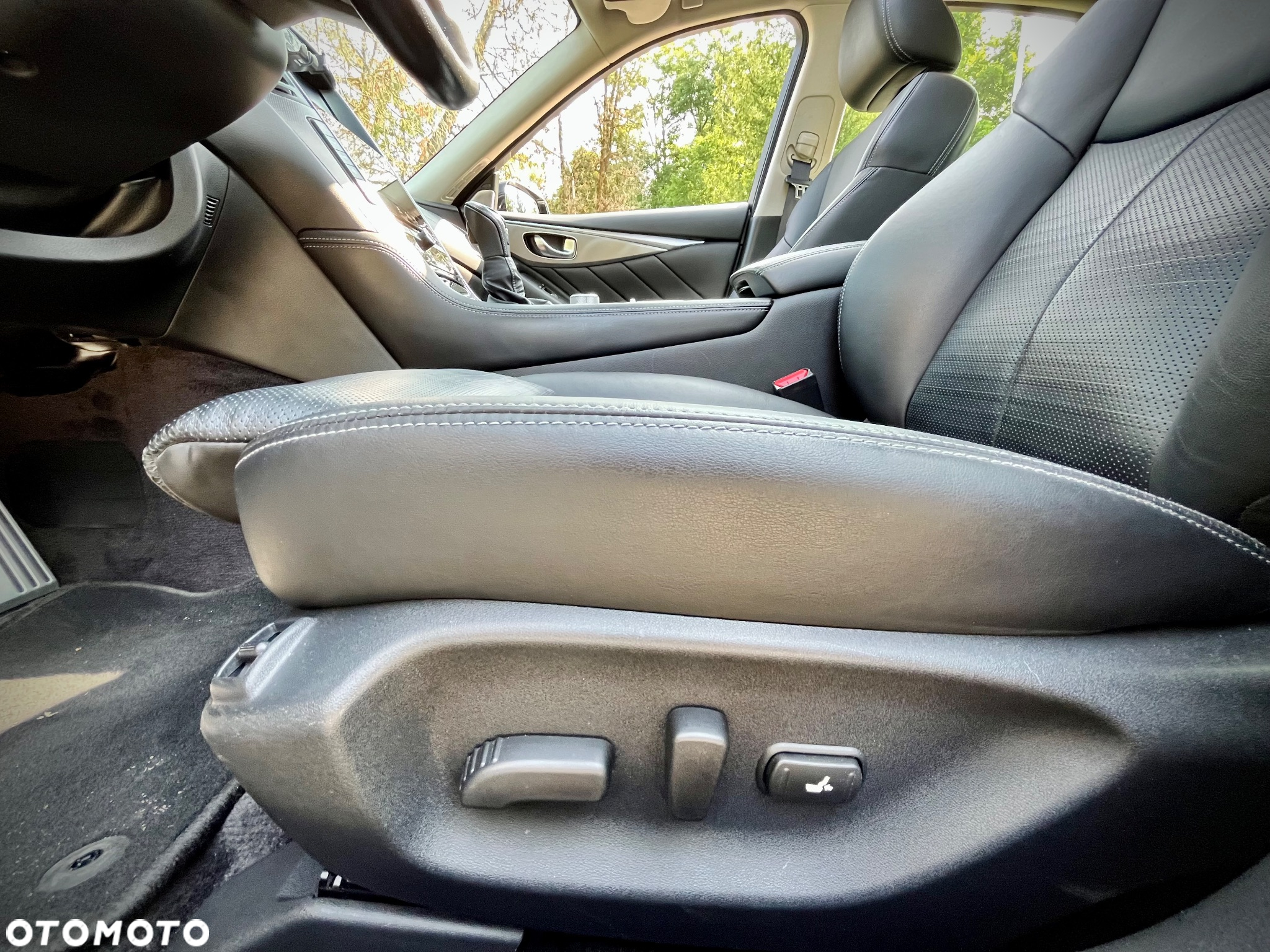Infiniti Q50 Hybrid AWD Premium - 14