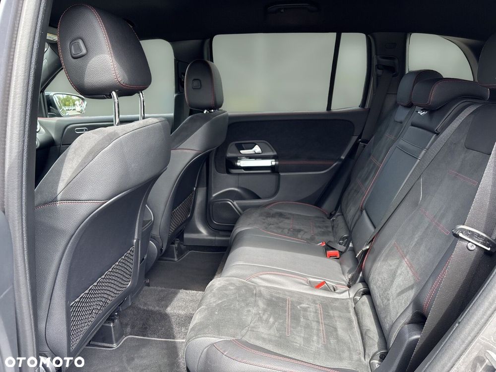Mercedes-Benz GLB - 24