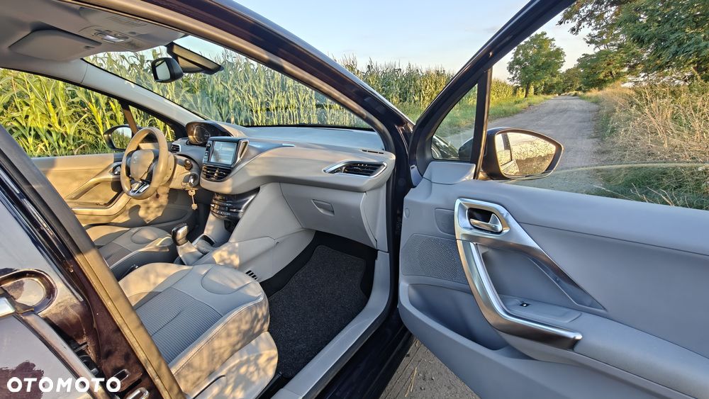 Peugeot 208 1.2 VTi Allure - 11