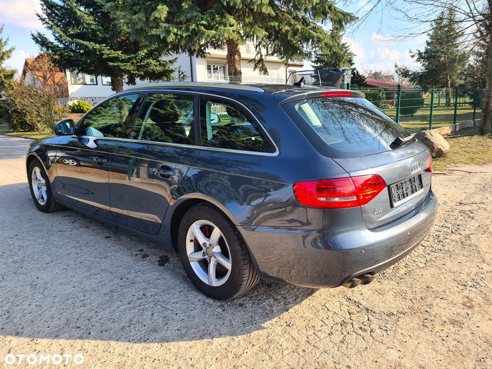Audi A4 Avant - 16