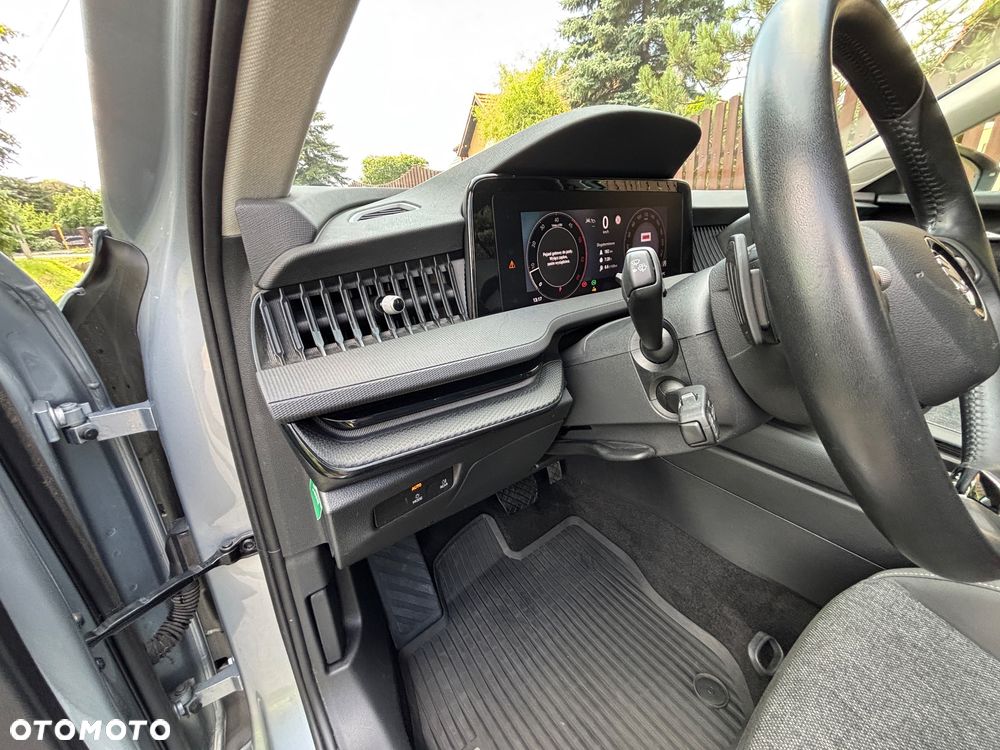 Skoda Superb 2.0 TDI SCR Essence DSG - 11