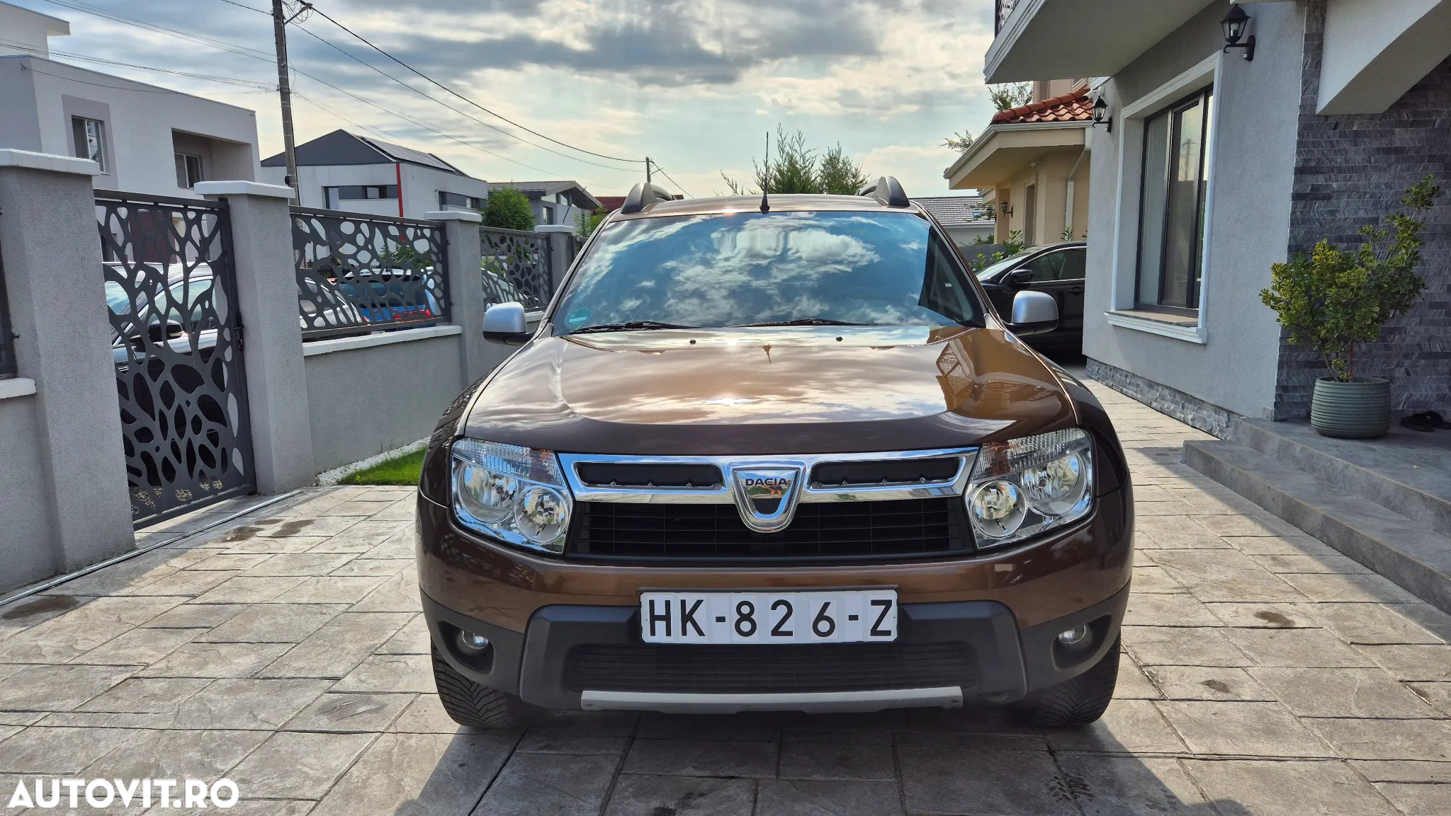 Dacia Duster 1.6 4x2 Laureate - 8