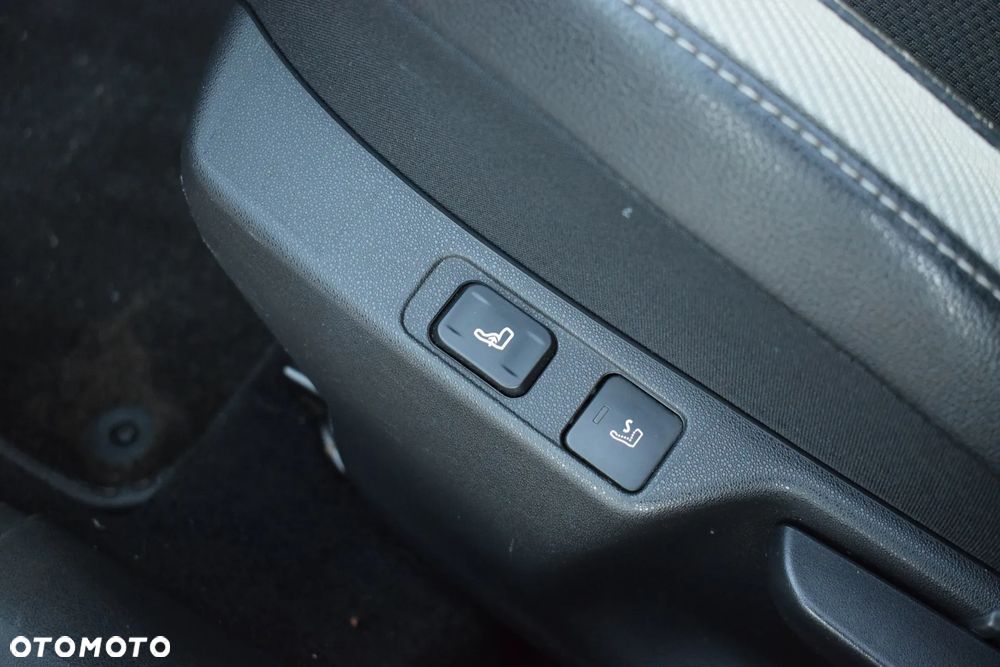 Citroën DS4 BlueHDi 120 S&S SoChic - 29