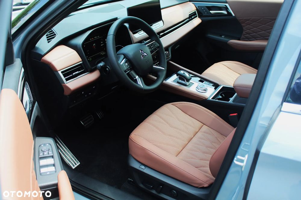 Mitsubishi Outlander Instyle Plus - 26