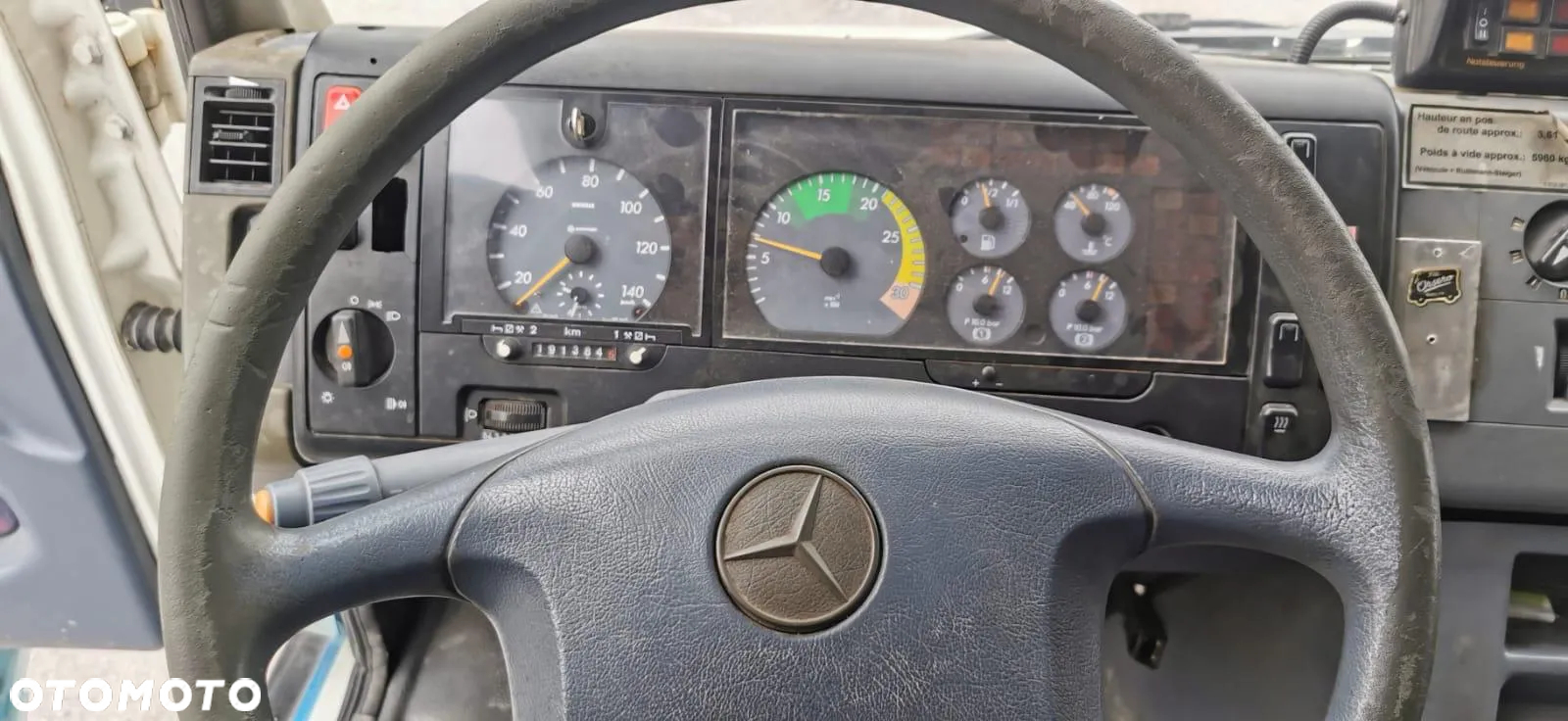 Mercedes-Benz VARIO 815D 17 M - 12