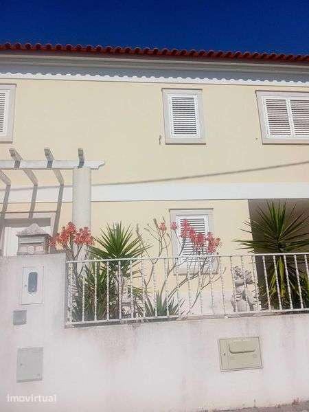 Excelente moradia 4 assoalhadas com Jardim, parquemento e espaço lazer - Grande imagem: 3/9