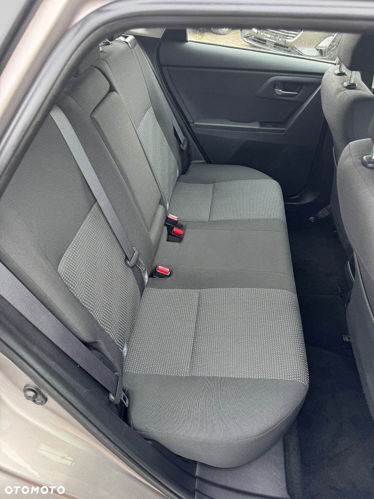 Toyota Auris 1.6 Life+ - 17