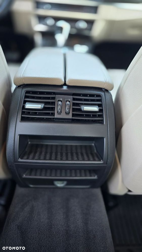 BMW Seria 5 520d xDrive Luxury Line - 11