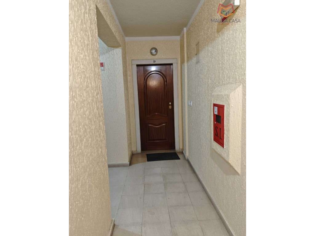 Apartamento T2 com Parqueamento em Algueirão-Mem Martins. - Grande imagem: 4/26