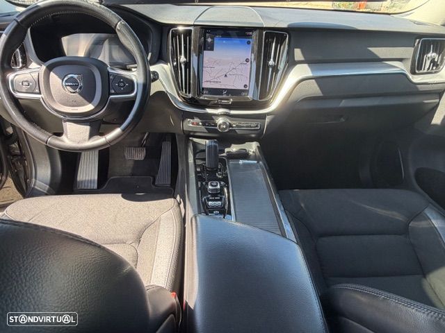 Volvo XC 60 2.0 T8 PHEV Momentum AWD - 17