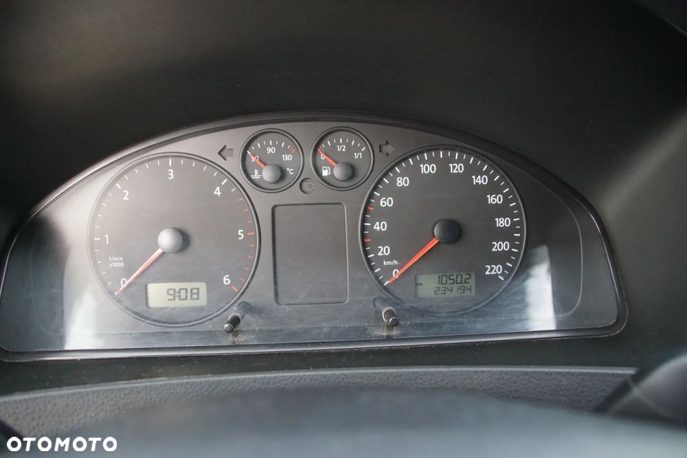 Auto na części - Volkswagen Transporter T5 2.5 TDI 130 KM BNZ KPE LL5M 2008R Silnik Skrzynia Drzwi Maska Klapa Błotnik Zderzak Lampa Szyba Klamka Lusterko Deska Kokpit Sterownik Moduł Czujnik Licznik Wyświetlacz Panel Kierownica - 11