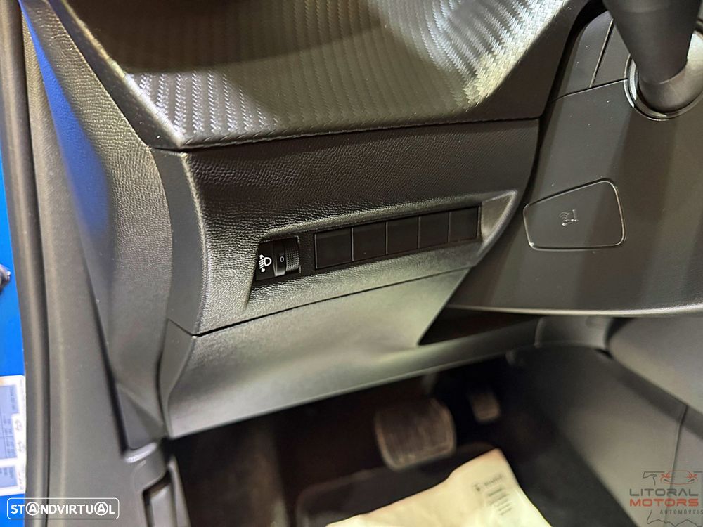 Peugeot 2008 1.2 PureTech Allure Pack EAT8 - 18