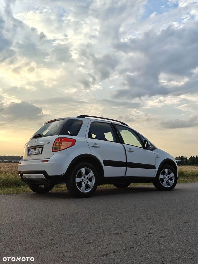Suzuki SX4 2.0 DDiS 4x2 Comfort - 15
