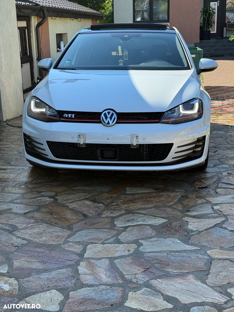 Volkswagen Golf - 9