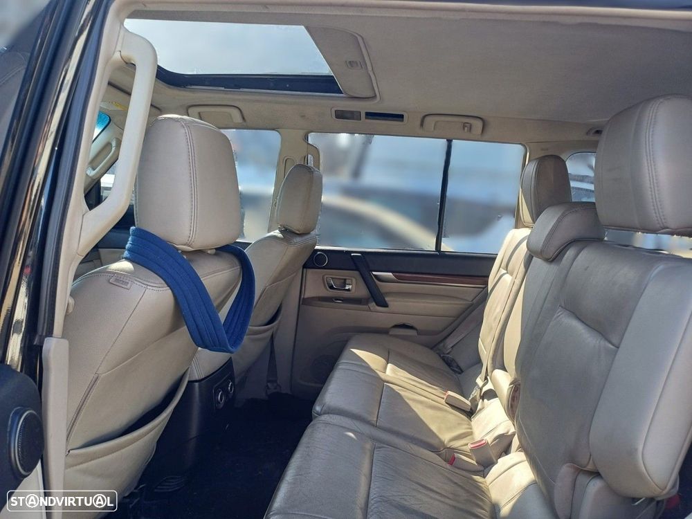Peças Mitsubishi Pajero III (V7_W, V6_W) 3.2 Di-D (V68W) 2007 - 11
