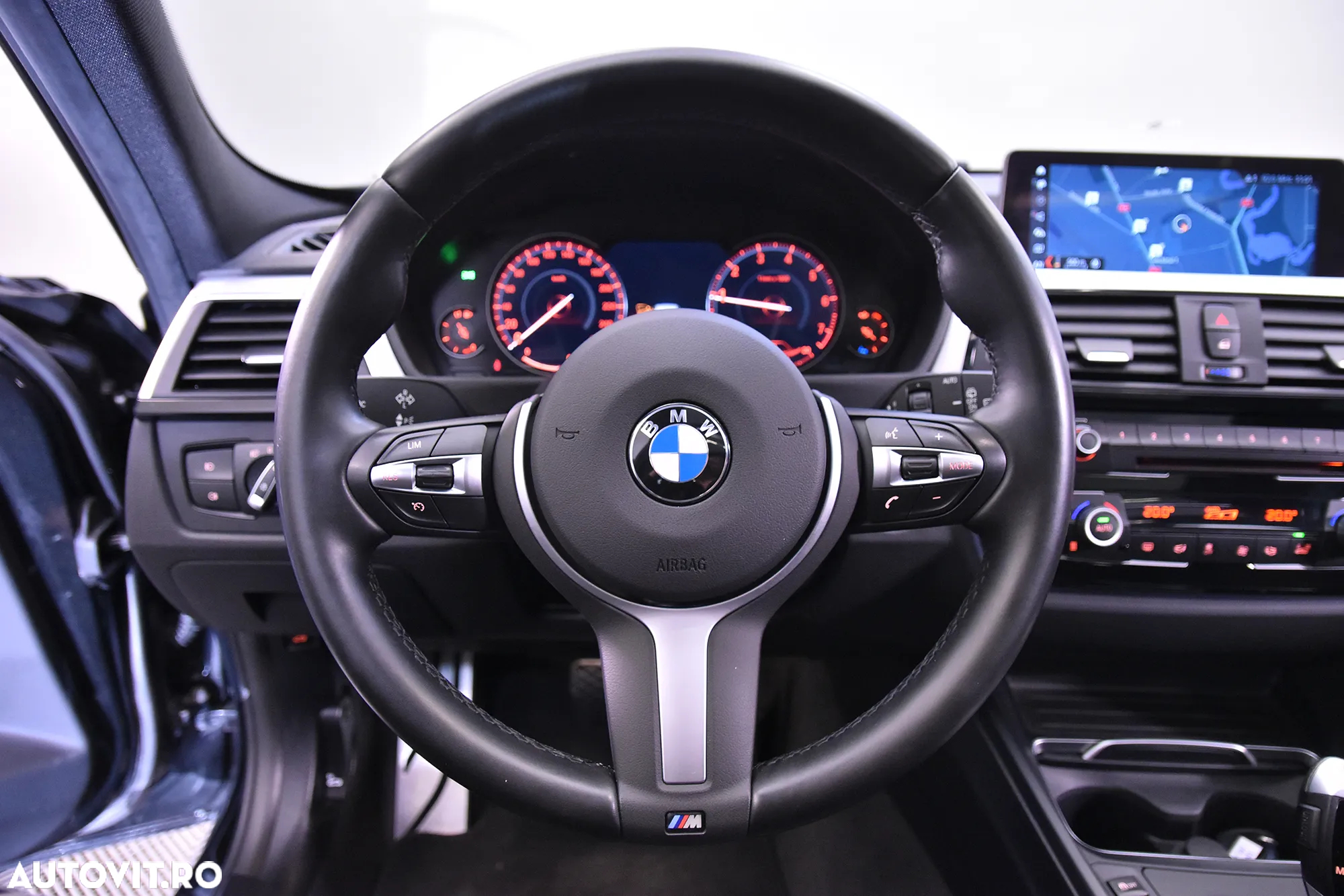BMW Seria 3 318i Touring Aut. M Sport - 16