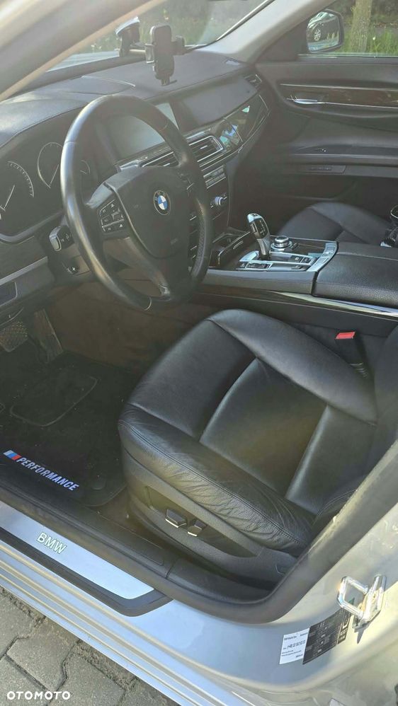BMW Seria 7 - 16