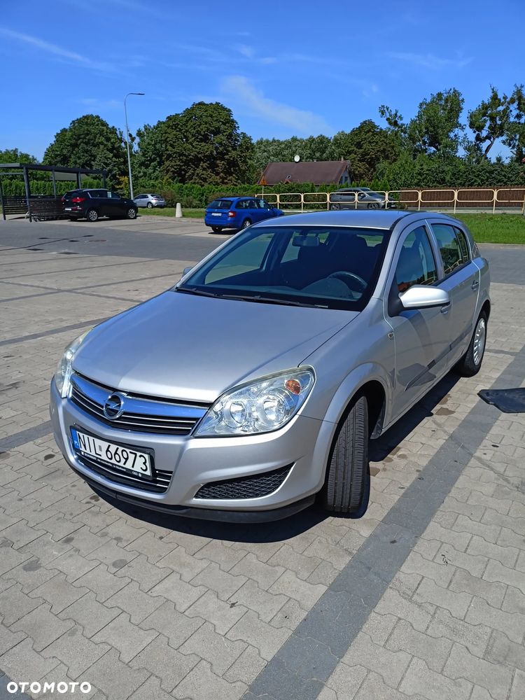 Opel Astra 1.6 Essentia - 1