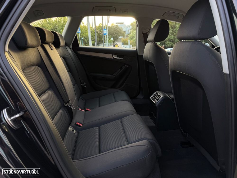 Audi A4 Avant 2.0 TDI Business Line - 46