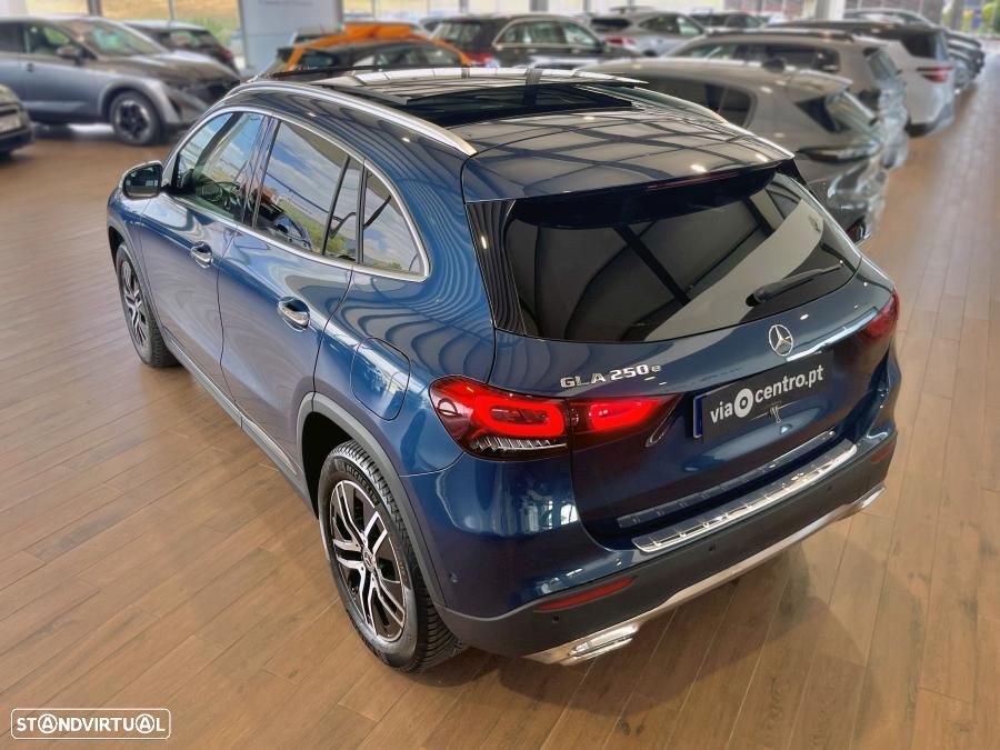 Mercedes-Benz GLA 250 e 8G-DCT Progressive - 4