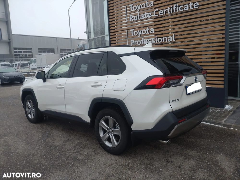 Toyota RAV4 - 7