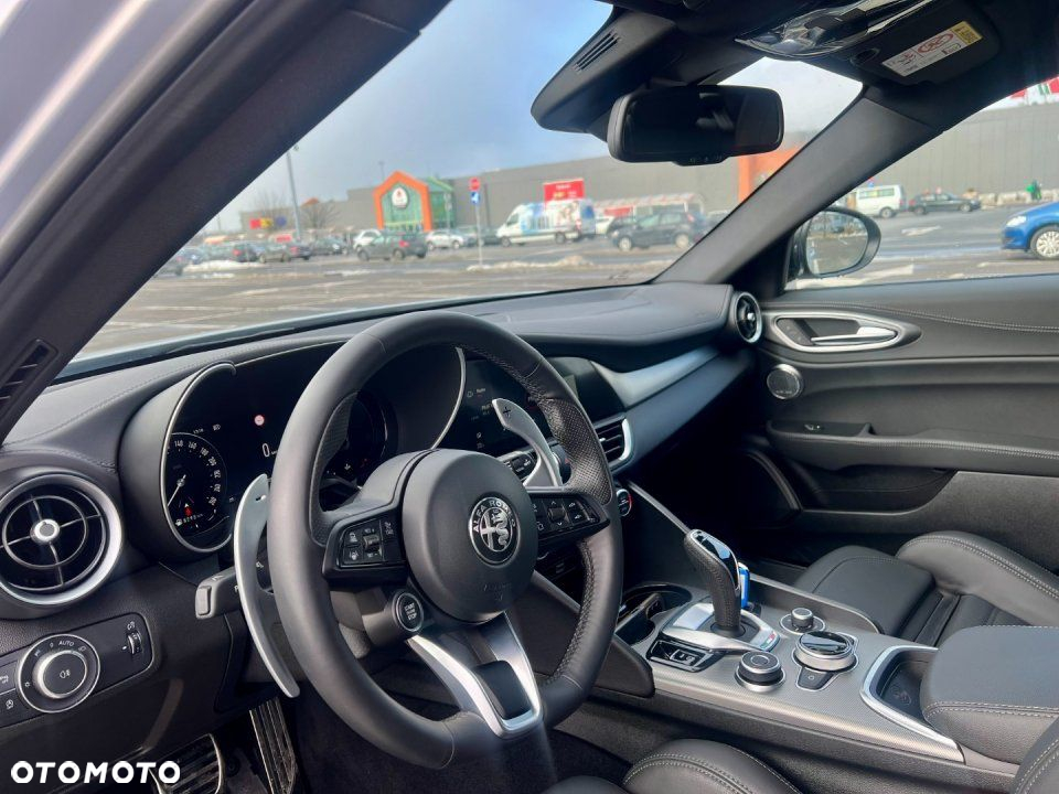 Alfa Romeo Giulia - 6