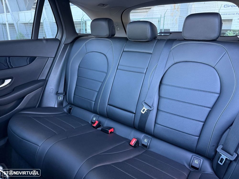 Mercedes-Benz GLC 300 e 4Matic - 30