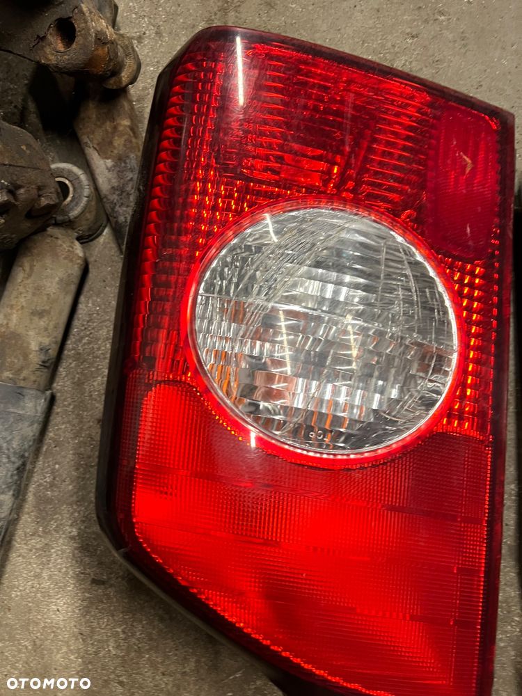 Tylna lampa lewa prawa ssangyong korando - 2