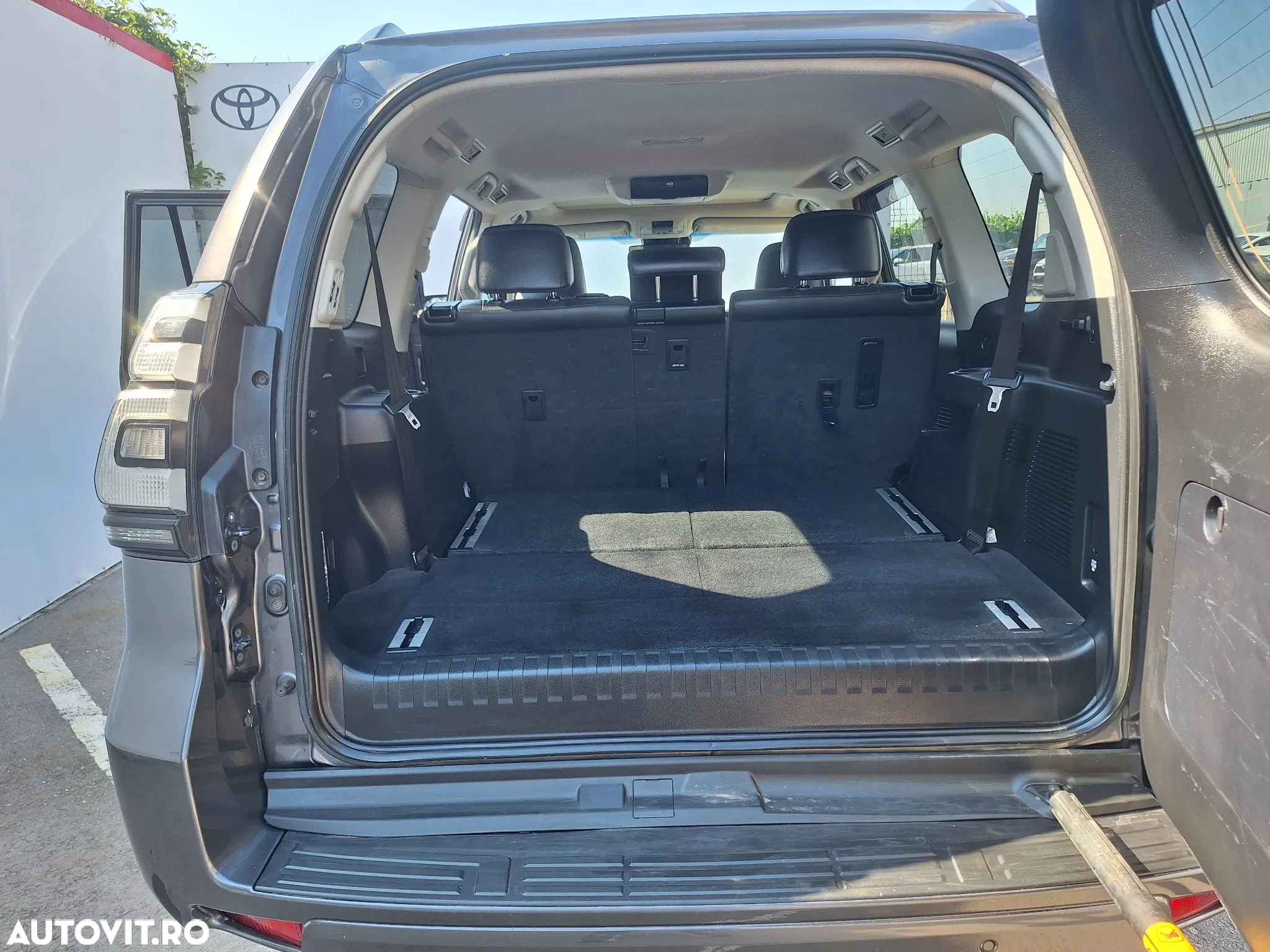 Toyota Land Cruiser 2.8l D-4D 204 CP A/T 7 locuri Luxury AVS Black - 24