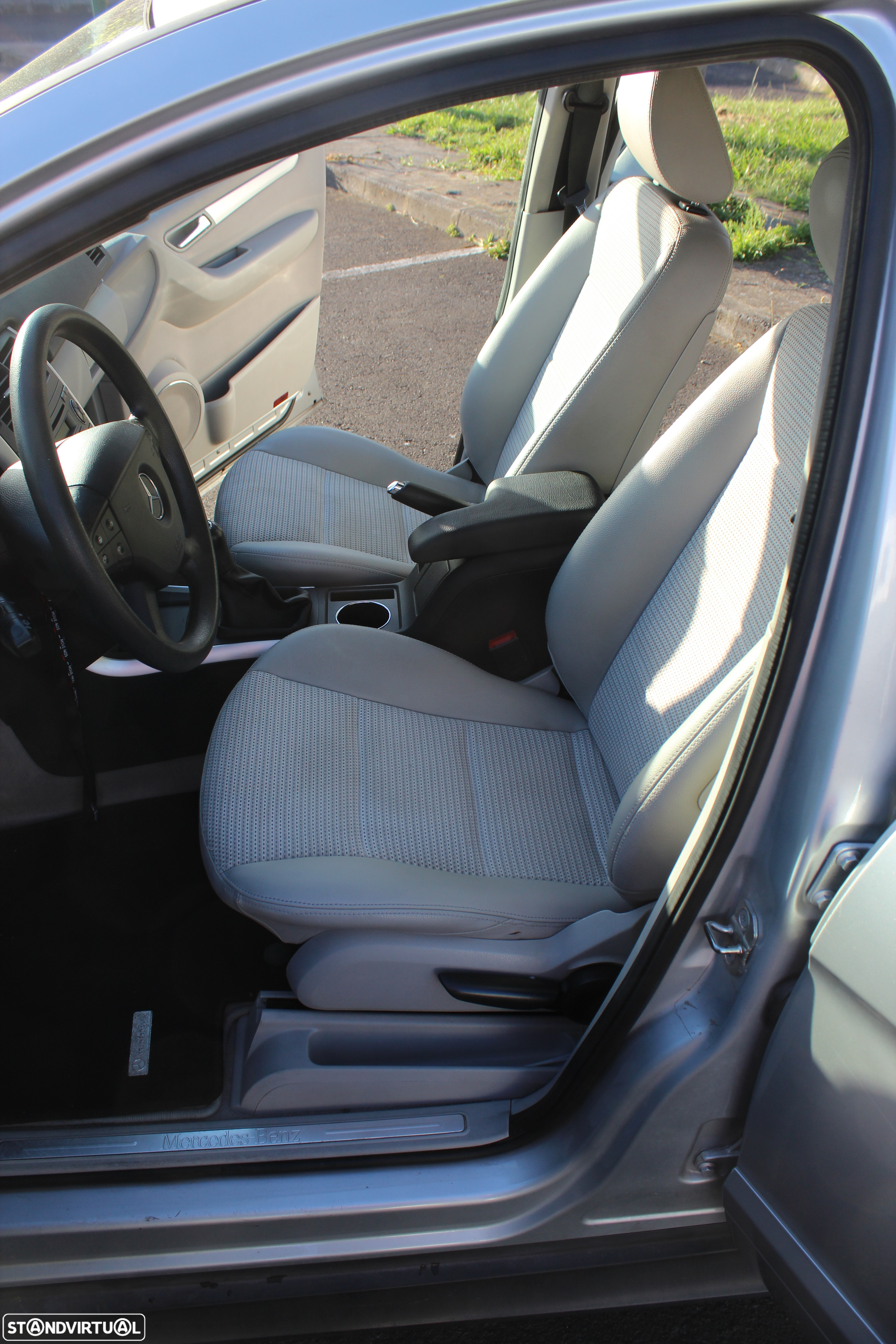 Mercedes-Benz B 150 Standard - 12