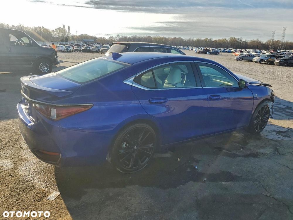 Lexus ES 300h F Sport - 1