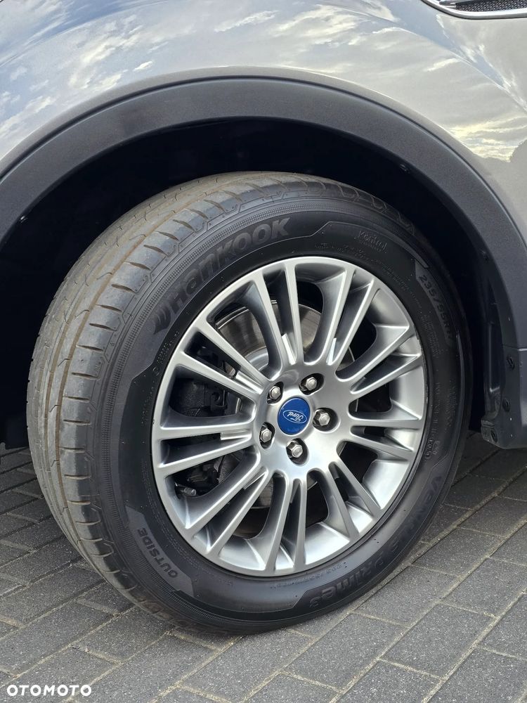 Ford Kuga 2.0 TDCi 2x4 Titanium - 12