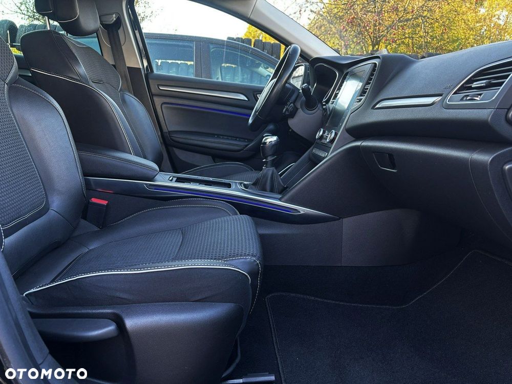 Renault Megane ENERGY TCe 130 BOSE EDITION - 25