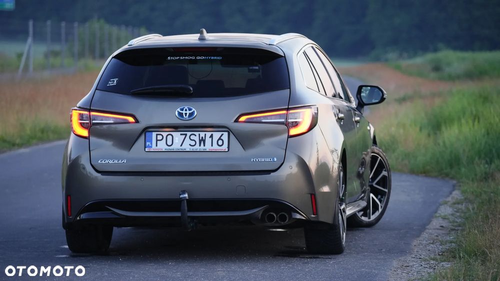 Toyota Corolla 2.0 Hybrid Executive - 3