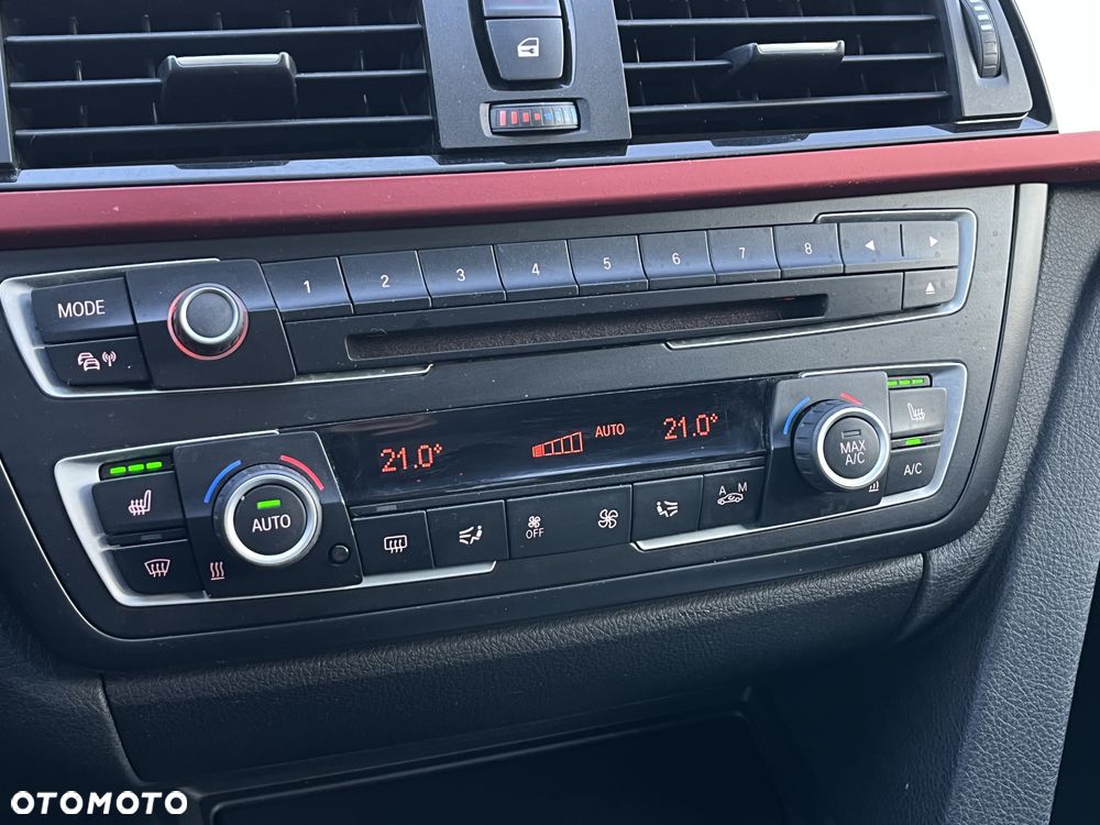 BMW 3GT 318d Sport Line - 29