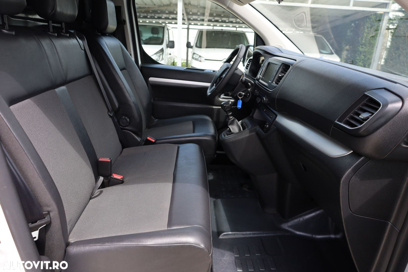 Opel Vivaro 2.0 DCI  L3H1 - 11