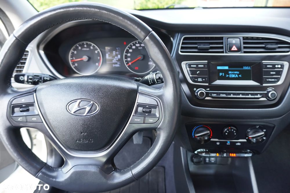 Hyundai i20 blue 1.2 Classic - 17