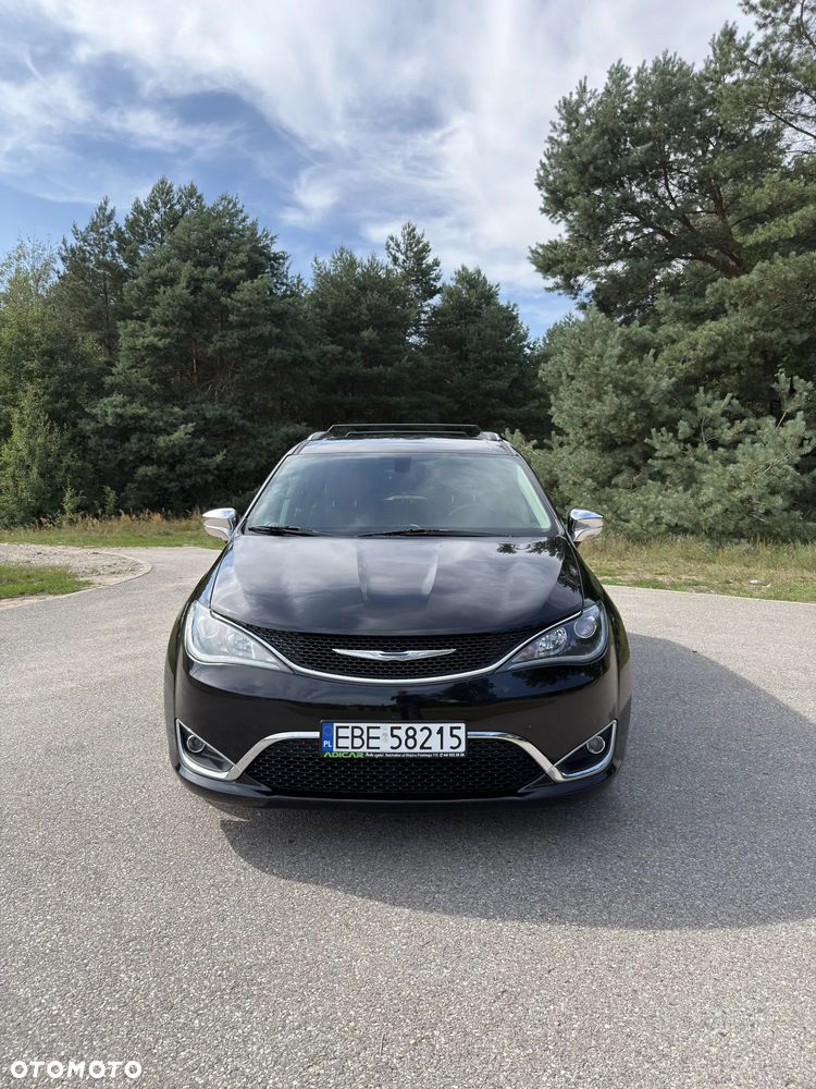 Chrysler Pacifica - 2