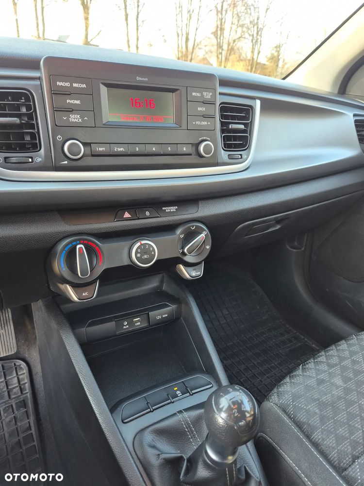Kia Rio 1.2 M - 10