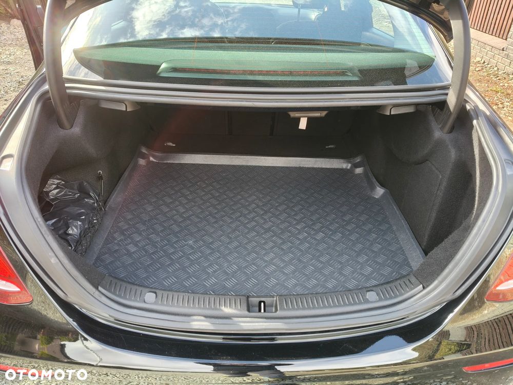 Mercedes-Benz Klasa E 200 d 9G-TRONIC - 11