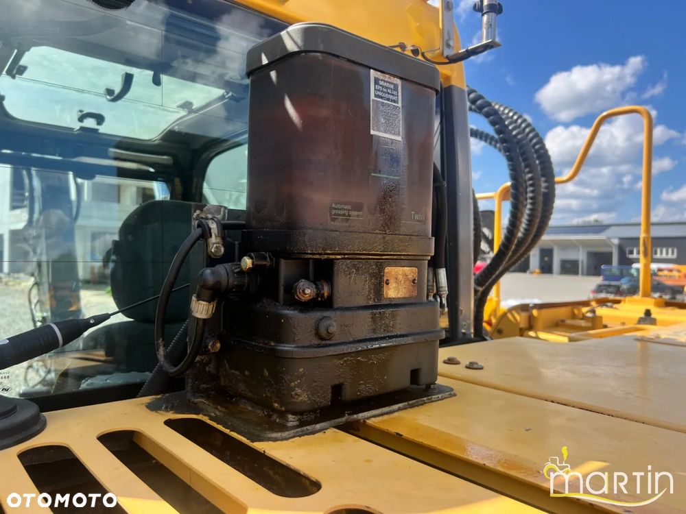 Volvo ECR235C - 16