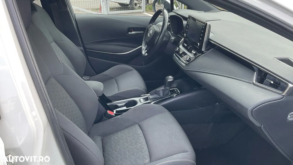 Toyota Corolla 1.8 HSD TS Dynamic - 23