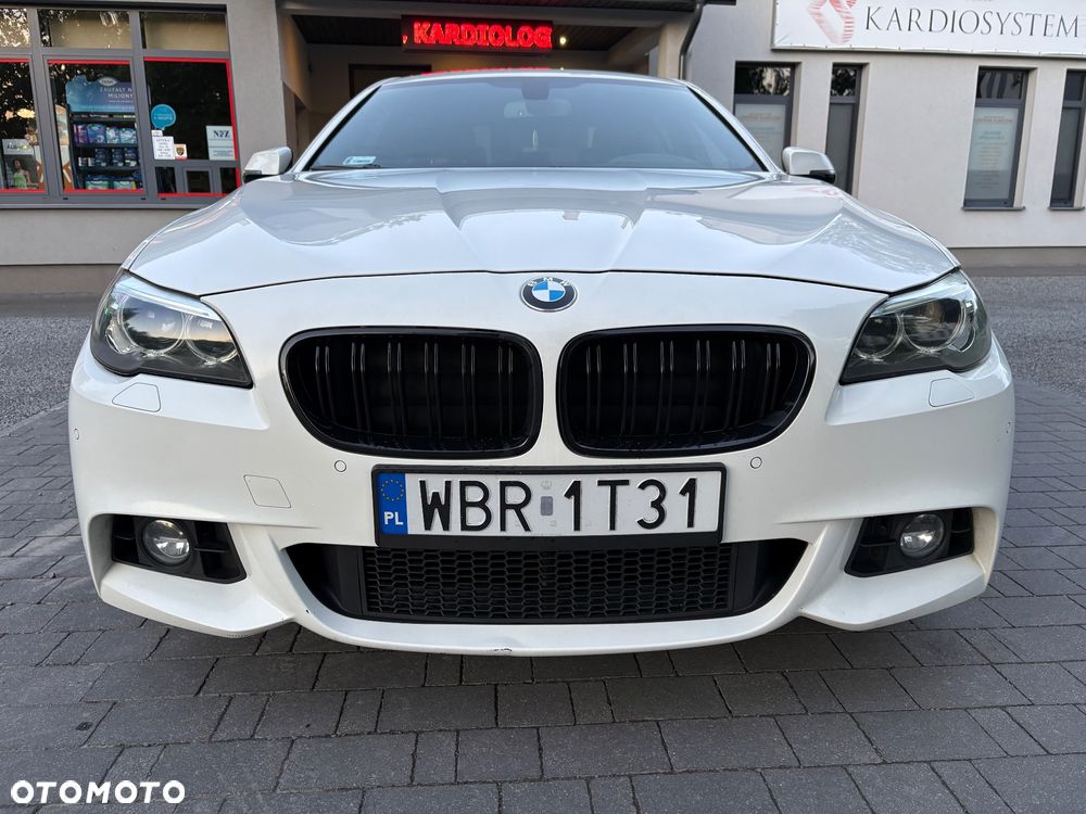 BMW Seria 5 525d xDrive - 9